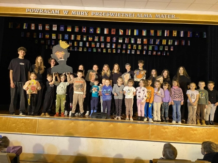 Spektakl pt: '' O złym królu Adolfo'' 