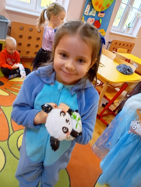 DZIEŃ POSTACI Z BAJEK- wspaniała zabawa grupowa Cz 1