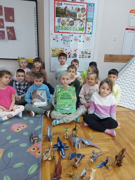 Ciekawostki o dinozaurach w wykonaniu Leona